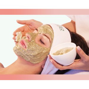 【グリーンピール】　　　　ハーブを使ったメスのいらない美容整形術